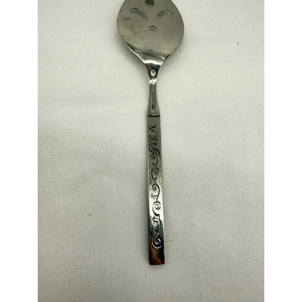 Oneida 1881 Rogers Spanish Court Stainless Flat Server Pierced Serving Utensil